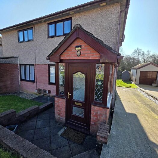 2 Bedroom House To Rent In Hazel Mead, Brynmenyn, CF32