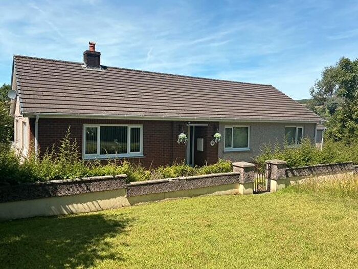 3 Bedroom Detached Bungalow For Sale In Cwmamman Road, Glanamman, Ammanford, SA18