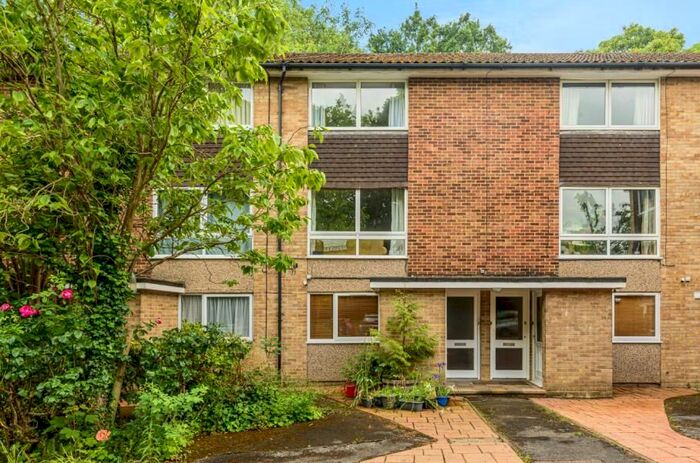 2 Bedroom Flat To Rent In Langland Court, Northwood, HA6