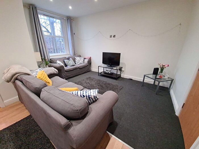 3 Bedroom Semi-Detached House To Rent In Moorland Avenue Hyde Park, Leeds, LS6