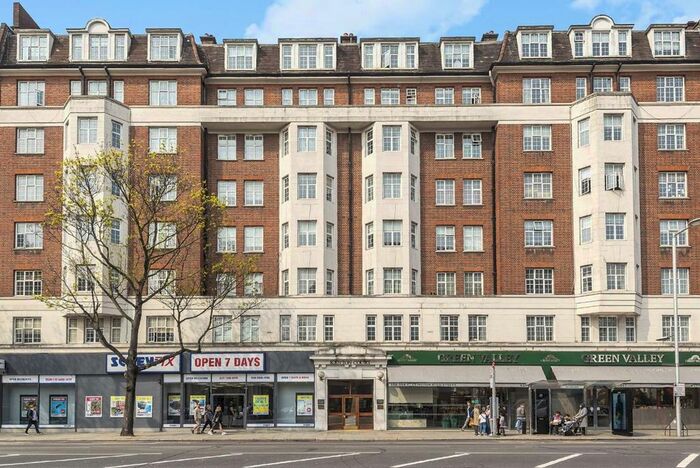 2 Bedroom Flat To Rent In Kensington High Street, London, W14