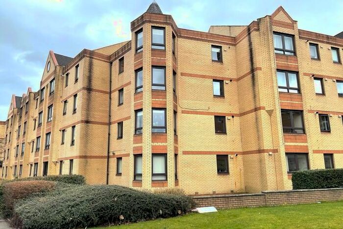 3 Bedroom Flat To Rent In Middlesex Gardens, Kinning Park, Glasgow, G41