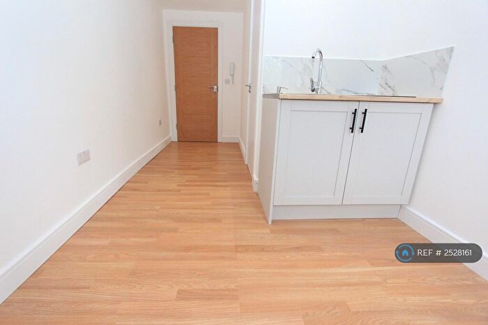 Studio To Rent In Rucklidge Avenue, London, NW10