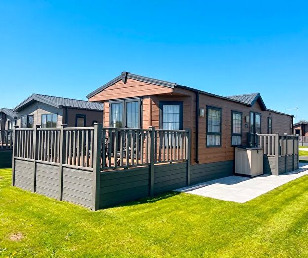 2 Bedroom Park Home For Sale In Back Road, Newton On Derwent, York, YO41