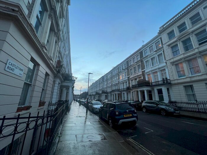 Studio To Rent In Castletown Road, West Kensington, W14
