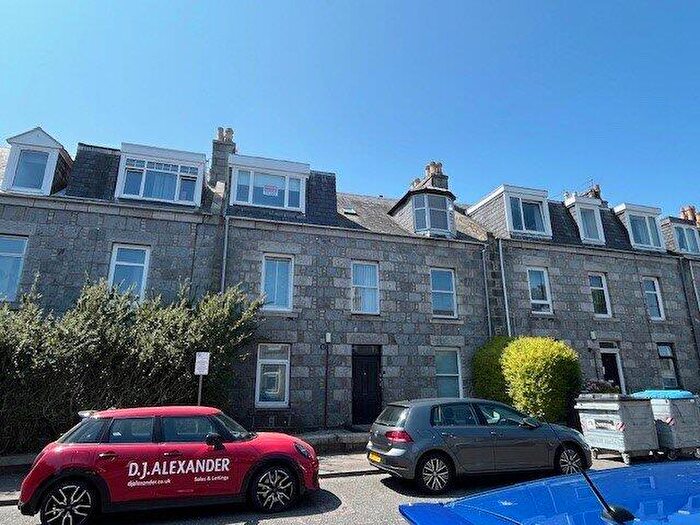 1 Bedroom Flat To Rent In Claremont Place, Top Floor Right, Aberdeen, AB10
