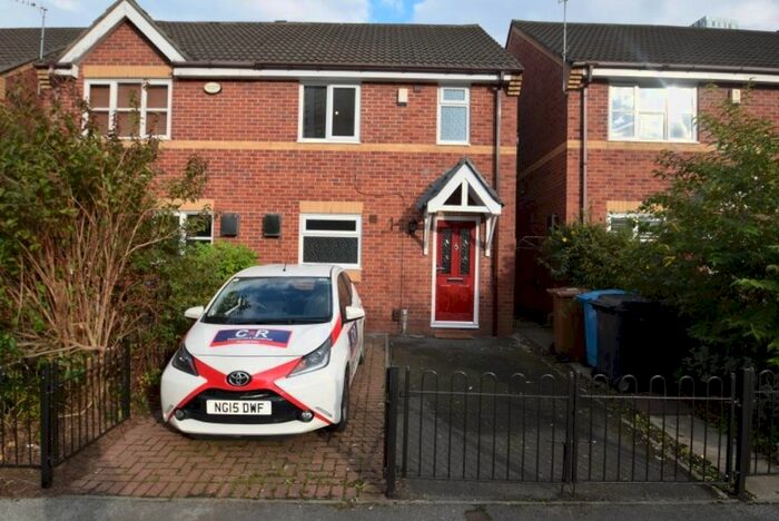 3 Bedroom Semi-Detached House To Rent In Bridgewater Street, Salford, Machester, M3