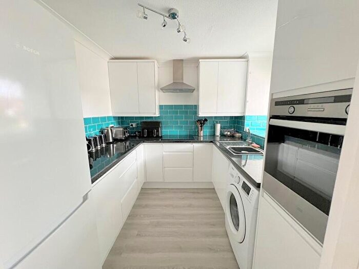 2 Bedroom End Of Terrace House For Sale In Aysha Close, New Milton, Hampshire., BH25