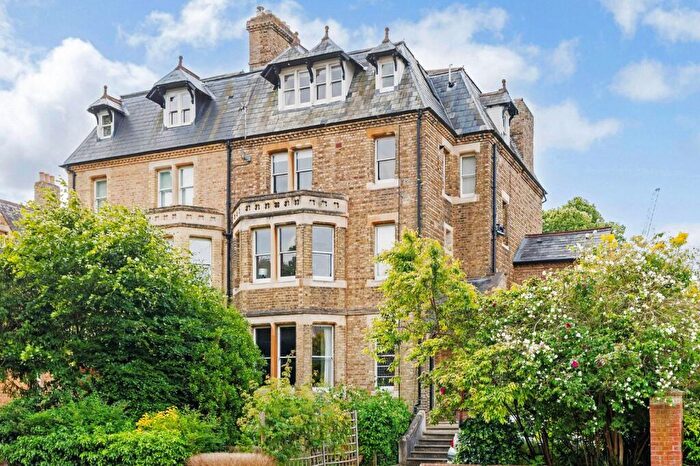 1 Bedroom Flat For Sale In Norham Road, Central North Oxford, Oxford, Oxfordshire, OX2