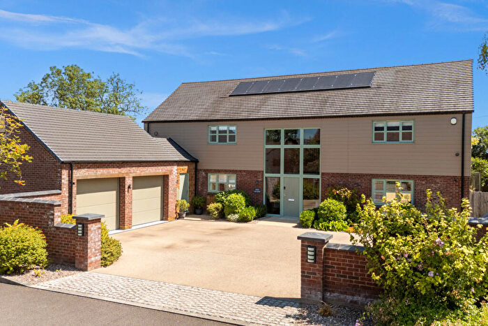 4 Bedroom Detached House For Sale In Kings Newnham View, Rugby, CV23