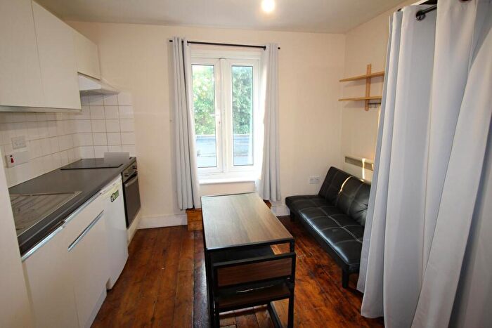Studio To Rent In Mountfield Road, London, N3