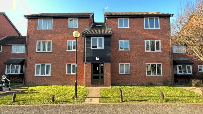 1 Bedroom Apartment To Rent In Firs Close, Mitcham, CR4