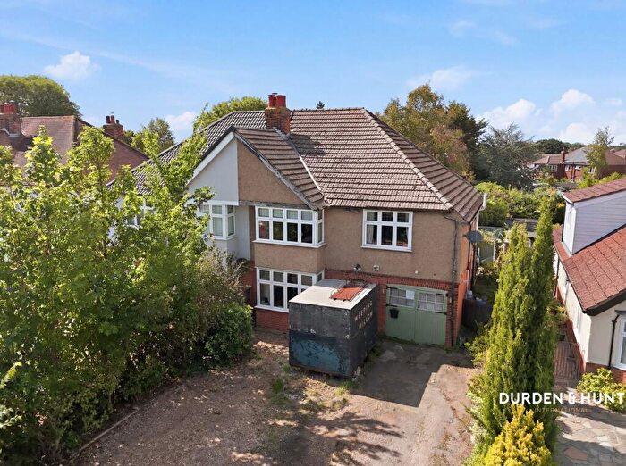 4 Bedroom Semi-Detached House For Sale In Shrub End Road, Colchester, CO3