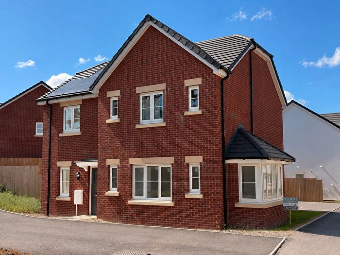 4 Bedroom Detached House For Sale In Priory Fields, St Clears, SA33