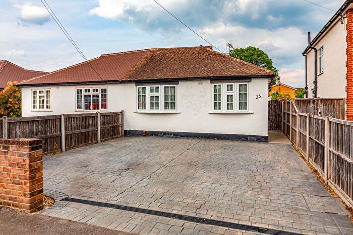 3 Bedroom Bungalow For Sale In New Haw, Surrey, KT15