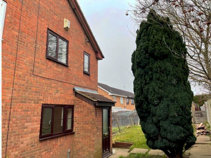 1 Bedroom House To Rent In Hedge End, Northampton, NN4