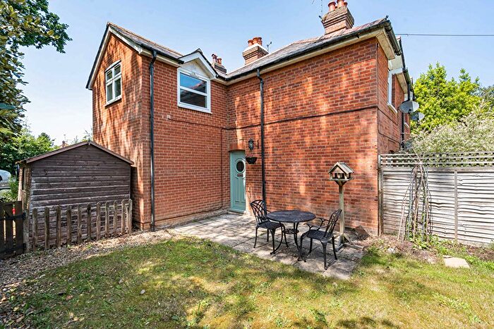 1 Bedroom Maisonette For Sale In Frensham Road, Lower Bourne, Farnham, Surrey, GU10