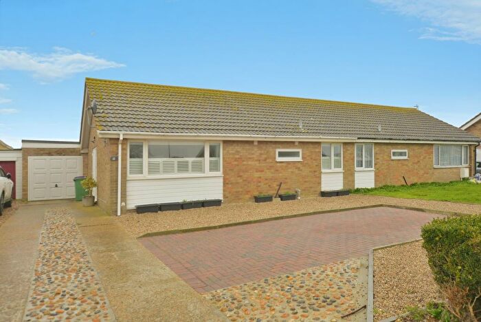 3 Bedroom Bungalow For Sale In Beverley Gardens, Dymchurch, Romney Marsh, Kent, TN29