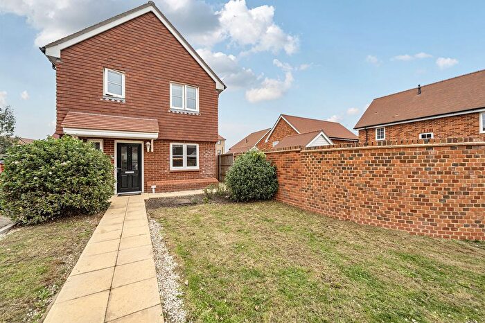 3 Bedroom Detached House For Sale In Dewberry Close, Faversham, ME13