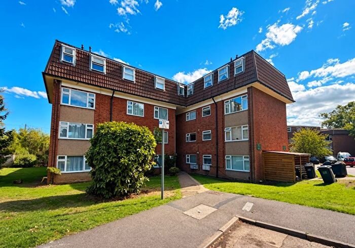 2 Bedroom Flat For Sale In Lambs Close, Cuffley, Potters Bar, Hertfordshire, EN6