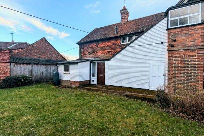 2 Bedroom Flat To Rent In Milford Road, Godalming, GU8