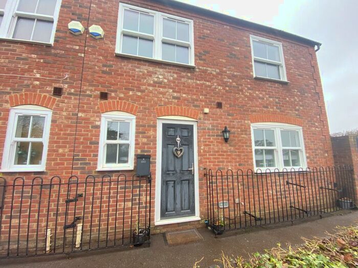 2 Bedroom House To Rent In Duncombe Drive, Leighton Buzzard, LU7