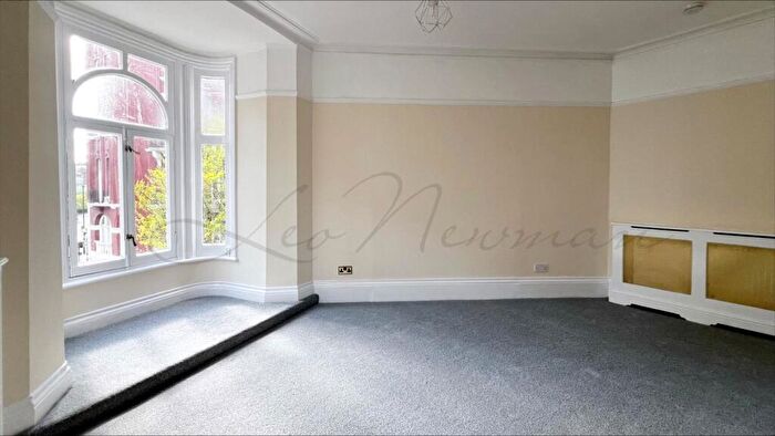 3 Bedroom Flat To Rent In Oxford And Cambridge Mansions, Marylebone, NW1