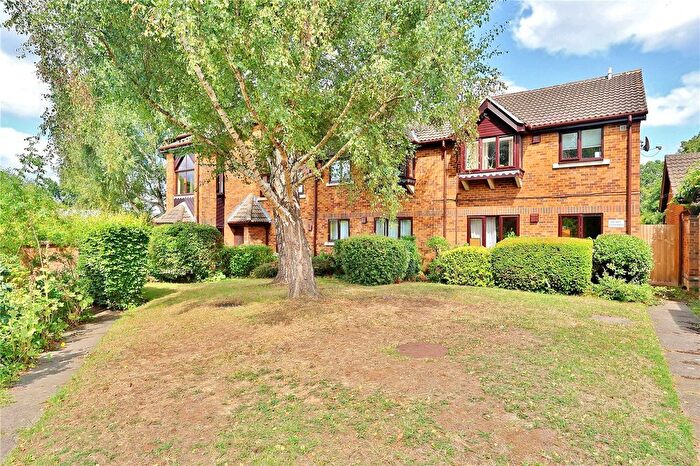 1 Bedroom Flat To Rent In Beta Road, Woking, Surrey, GU22