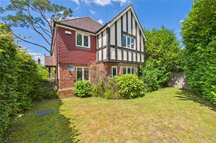 4 Bedroom Detached House To Rent In Rowplatt Close, Felbridge, East Grinstead, Surrey, RH19