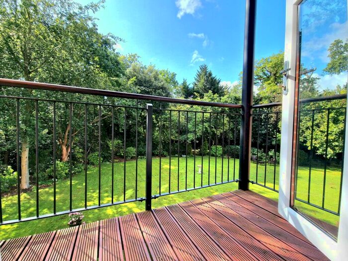 2 Bedroom Apartment To Rent In Ardwick Court, Sycamore Road, Farnborough, GU14