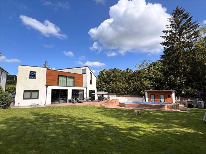 5 Bedroom Detached House To Rent In The Highlands, East Horsley, KT24