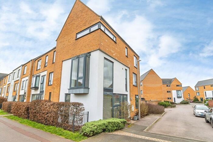 3 Bedroom End Of Terrace House For Sale In Loughborough Drive, Broughton, Milton Keynes, Buckinghamshire, MK10