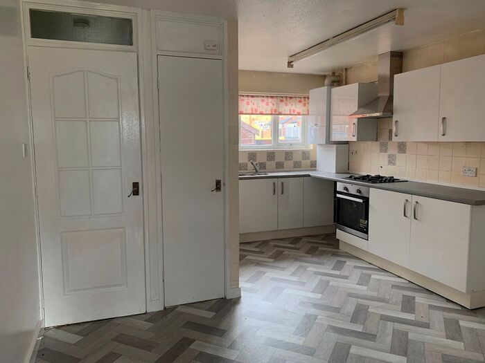 3 Bedroom End Of Terrace House To Rent In Reynolds Close, Rotherham, S66