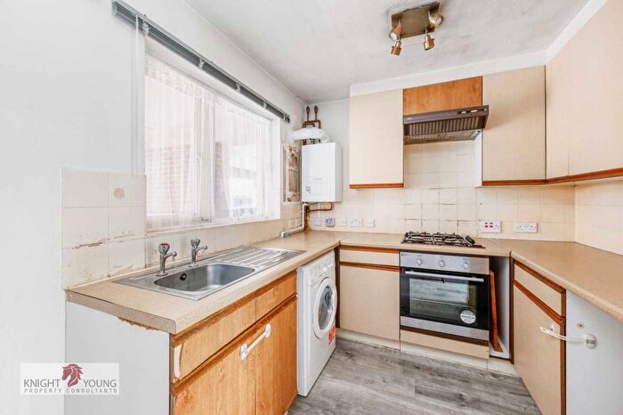 1 Bedroom Flat To Rent In Abbeyfields Close, Ealing, NW10