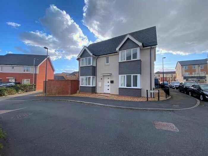 3 Bedroom Detached House To Rent In Holly Gardens, Patchway, Bristol, BS34