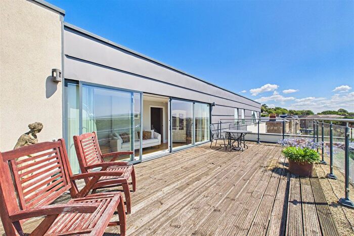 2 Bedroom Flat For Sale In Hill Road, Clevedon, BS21