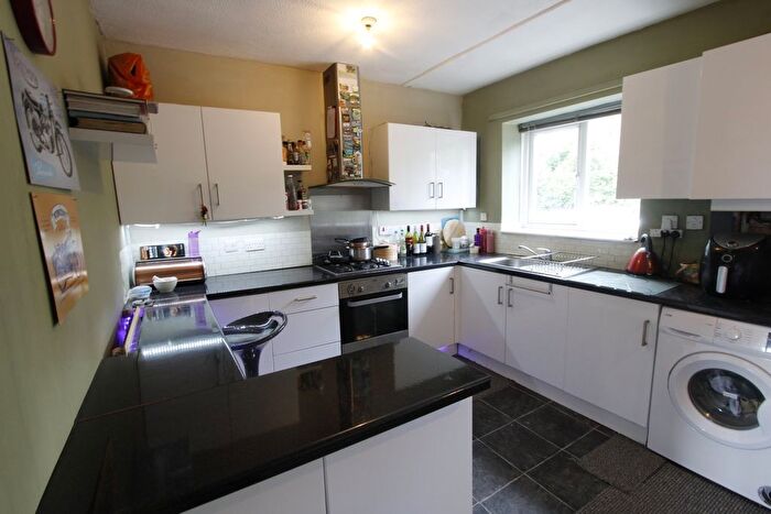 2 Bedroom Flat For Sale In Heatherfield, Bolton, BL1