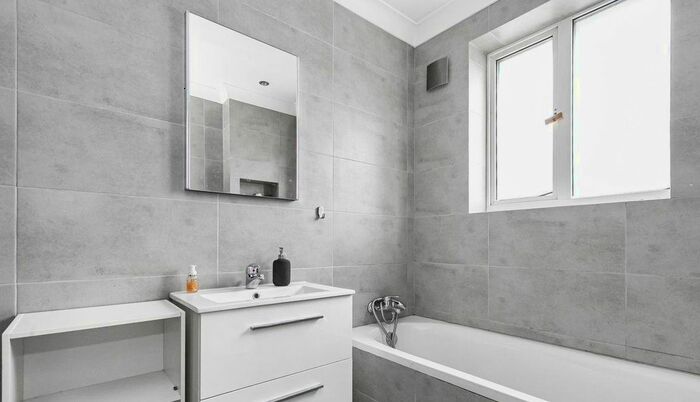 1 Bedroom Semi-Detached House To Rent In George Lane, London, SE13