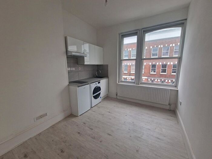 2 Bedroom Flat To Rent In Putney High Street, London, SW15