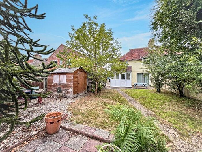 4 Bedroom Semi-Detached House For Sale In Norwich, NR4