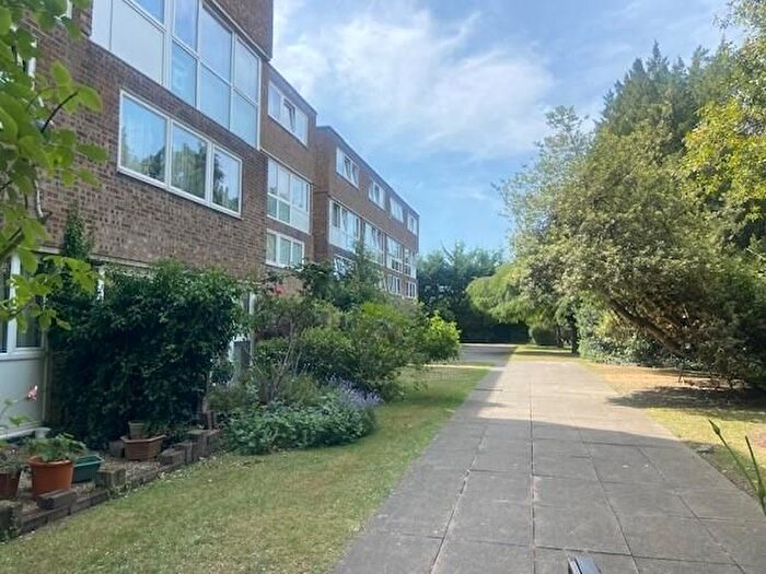 2 Bedroom Flat For Sale In Woodleigh, Churchfields, London, E18