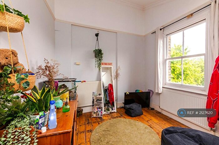 3 Bedroom Maisonette To Rent In Grove Lane, London, SE5