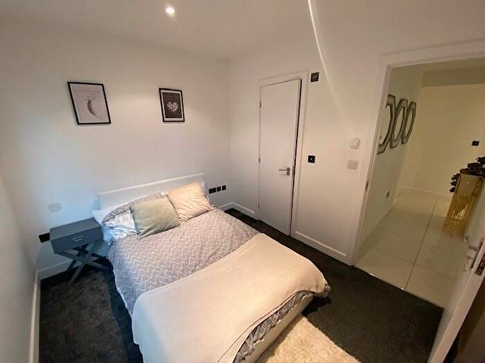 2 Bedroom Apartment To Rent In Woods End, Barlow Moor Road, Didsbury, M20