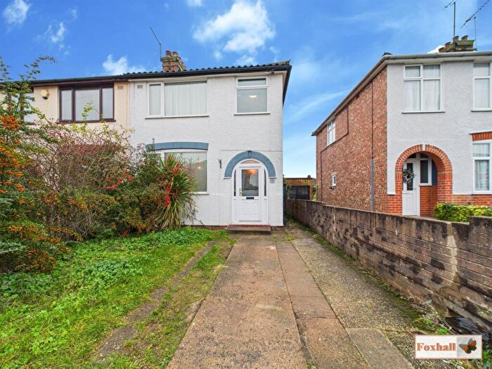 3 Bedroom Semi Detached House For Sale In Fairfield Road, Ipswich, IP3