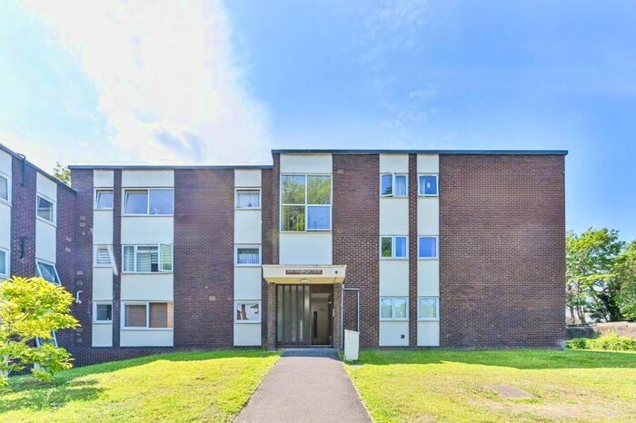 2 Bedroom Flat To Rent In Stanley Road, Sutton, Carshalton, SM5