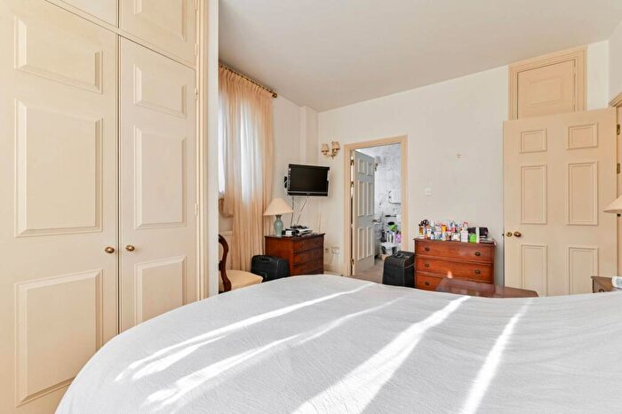 2 Bedroom Flat For Sale In Chelsea Harbour, Chelsea, London, SW10