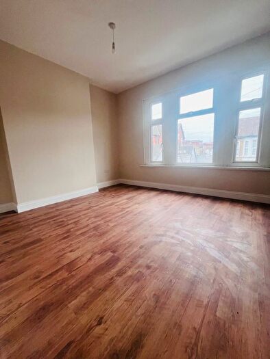 3 Bedroom Flat To Rent In Wakefield Street, London, E6