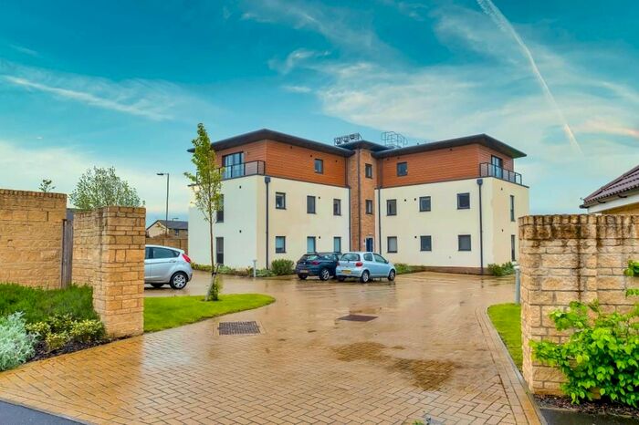 2 Bedroom Flat For Sale In Witney, Oxfordshire, OX28
