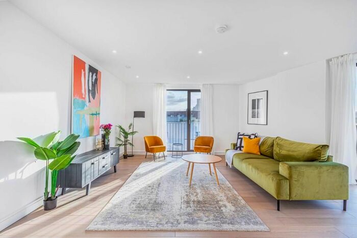 3 Bedroom Flat To Rent In Shoreditch Exchange, London, E2
