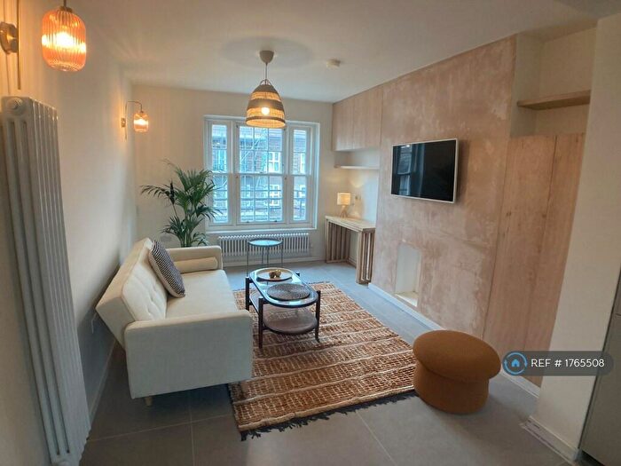 4 Bedroom Flat To Rent In Newburn Street, London, SE11